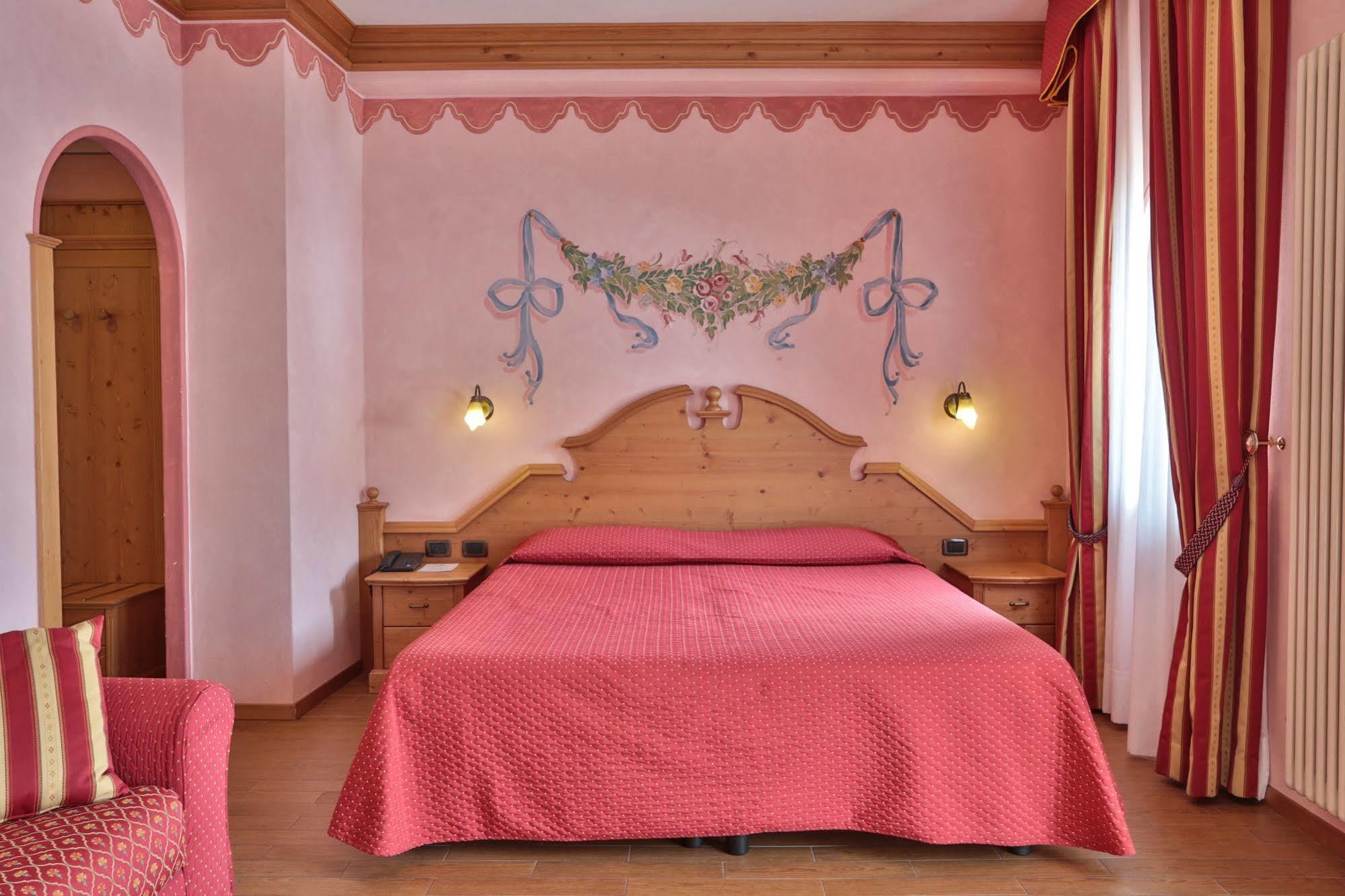Hotel Fai Fai della Paganella Eksteriør billede