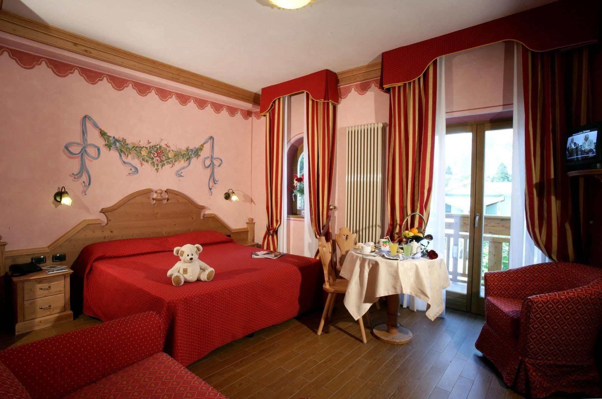 Hotel Fai Fai della Paganella Eksteriør billede